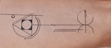 COME PRESERVARE UN TATUAGGIO LINEA SOTTILE NEL TEMPO?
